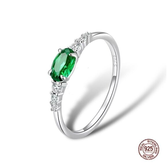 NWT Dainty Ring Sz.8 S925 Sterling Silver Stamped Green & Clear Zircon Timeless - Picture 1 of 9
